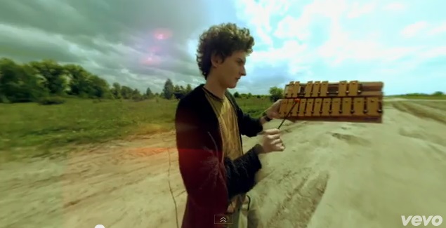 Premiera klipu Dawida Podsiadło - Trójkąty i kwadraty VIDEO Premiera klipu Dawida Podsiadło - Trójkąty i kwadraty VIDEO