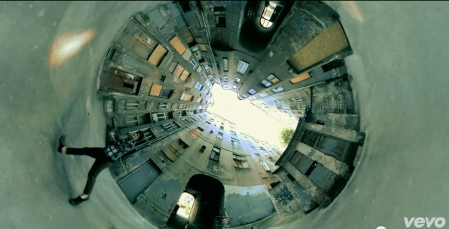 Premiera klipu Dawida Podsiadło - Trójkąty i kwadraty VIDEO Premiera klipu Dawida Podsiadło - Trójkąty i kwadraty VIDEO