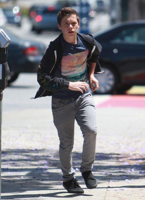 David Beckham na zakupach z dziećmi (FOTO)