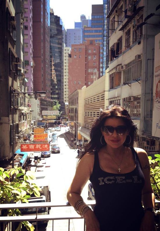 Iwona Węgrowska pozdrawia z Hong Kongu (FOTO)