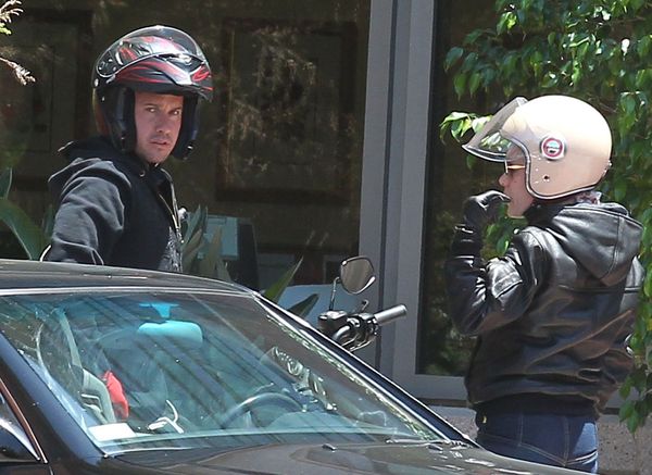 Poznajecie tę ostrą laskę na motocyklu? (FOTO) Poznajecie tę ostrą laskę na motocyklu? (FOTO)