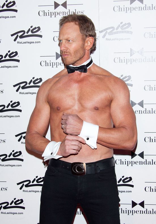 Gwiazda Beverly Hills 90210 debiutuje jako Chippendales
