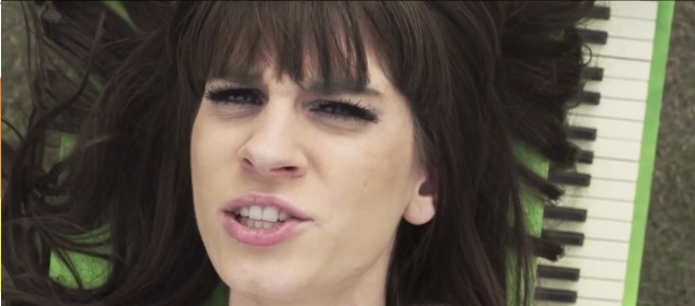 Mamy klip Sylwii Grzeszczak do piosenki Pożyczony (VIDEO)