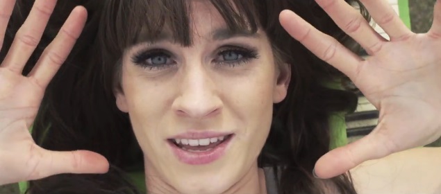 Mamy klip Sylwii Grzeszczak do piosenki Pożyczony (VIDEO)