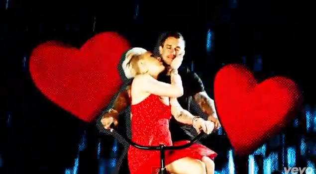 Pink w teledysku z córką i mężem - True Love (VIDEO)