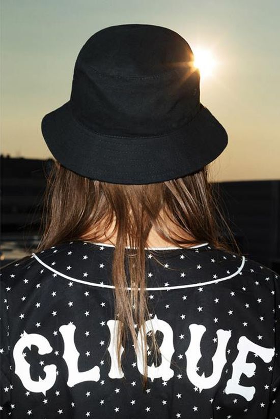 Zuza Kołodziejczyk pozuje topless w nowej kampanii (FOTO)