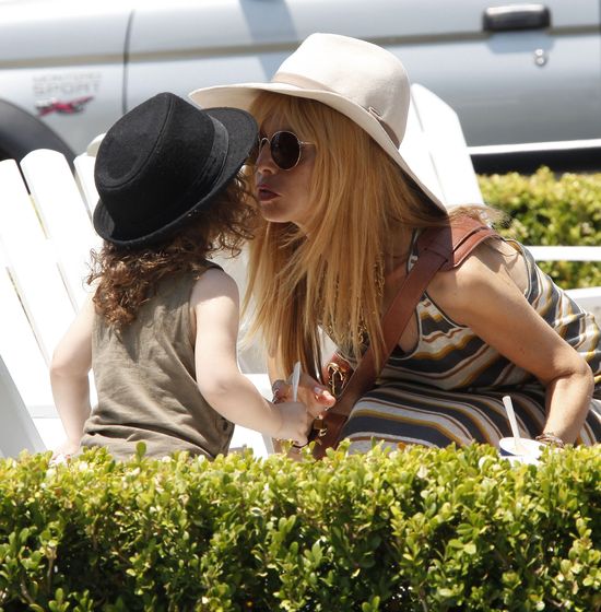 Jak ciężarna Rachel Zoe spędza swój wolny czas? (FOTO) Jak ciężarna Rachel Zoe spędza swój wolny czas? (FOTO)