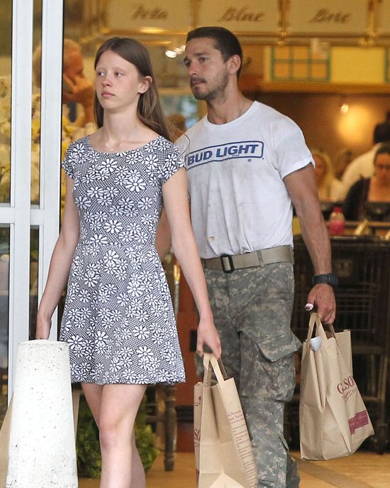 Dziewczyna Shii LaBeoufa nie lubi się malować (FOTO) Dziewczyna Shii LaBeoufa nie lubi się malować (FOTO)