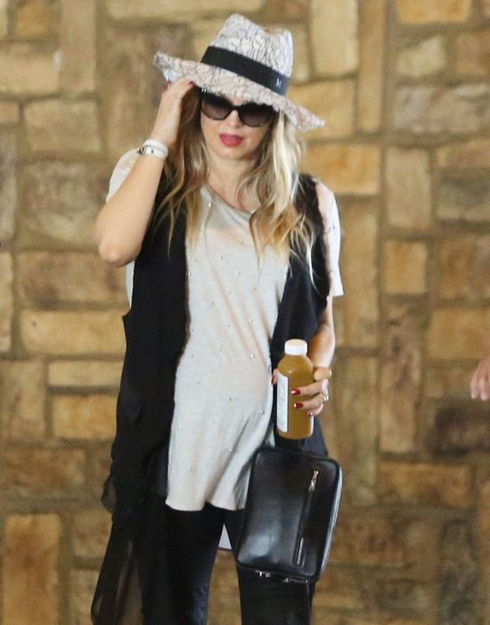 Fargie lada dzień zostanie mamą (FOTO) Fargie lada dzień zostanie mamą (FOTO)