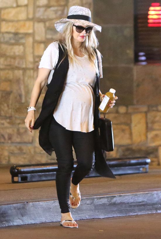 Fargie lada dzień zostanie mamą (FOTO) Fargie lada dzień zostanie mamą (FOTO)