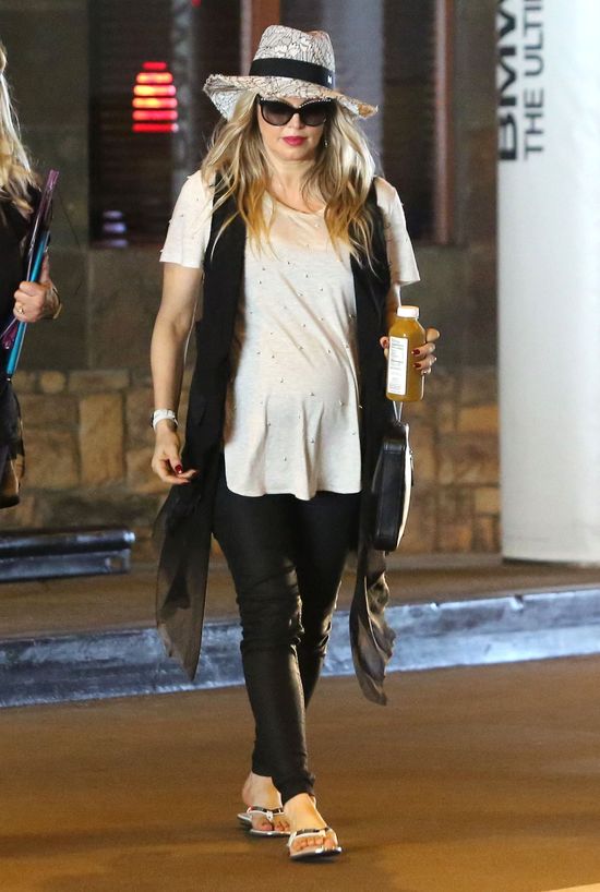 Fargie lada dzień zostanie mamą (FOTO) Fargie lada dzień zostanie mamą (FOTO)