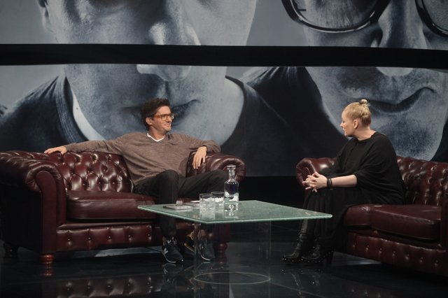 Wodzianka zdjęła fartucha i pokazała biust (FOTO)