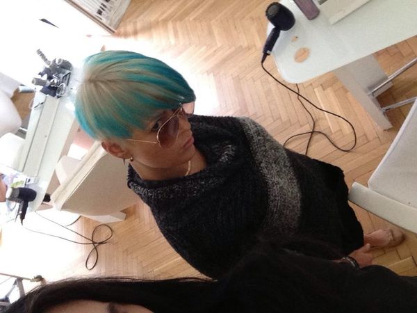 Mandaryna zrobiła sobie niebieskie pasemka (FOTO) Mandaryna zrobiła sobie niebieskie pasemka (FOTO)