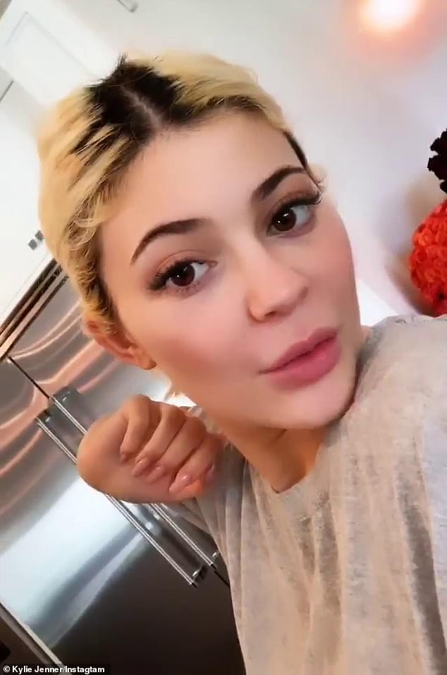 Te ODROSTY to jeszcze nic! Zobacz, jak włosy Kylie wyglądają teraz 