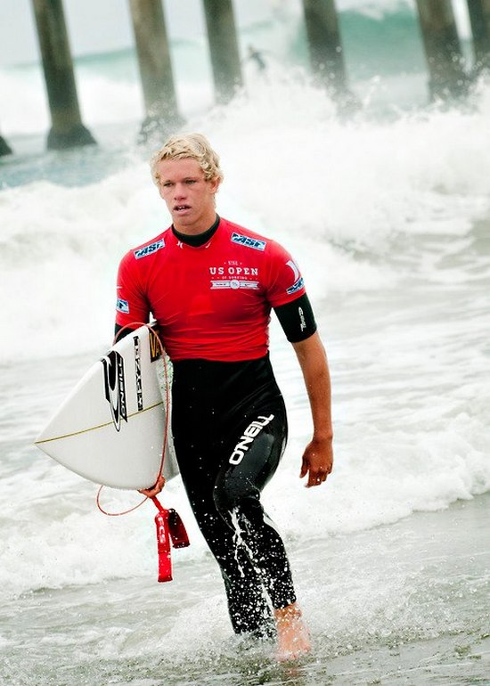 Taylor Swift flirtuje z surferem Taylor Swift flirtuje z surferem