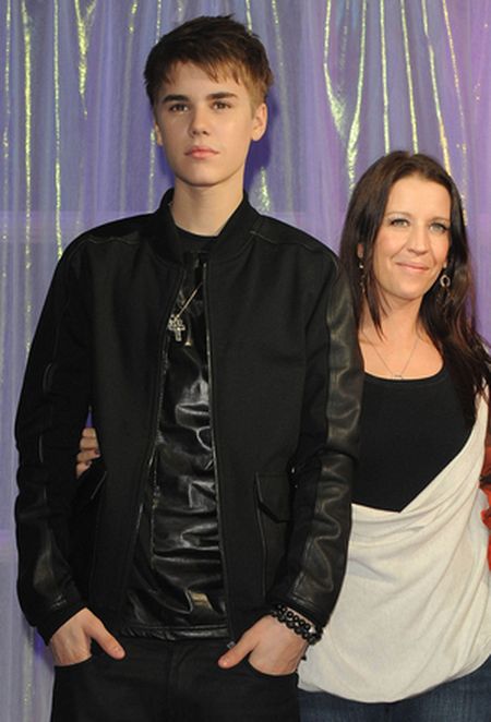 Justin Bieber nagrał piosenkę dla mamy (POSŁUCHAJ)