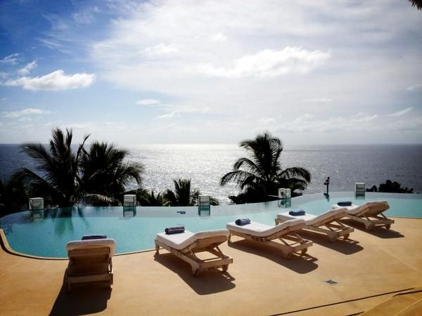 Paris Hilton chwali się całuśnymi zdjęciami (FOTO)