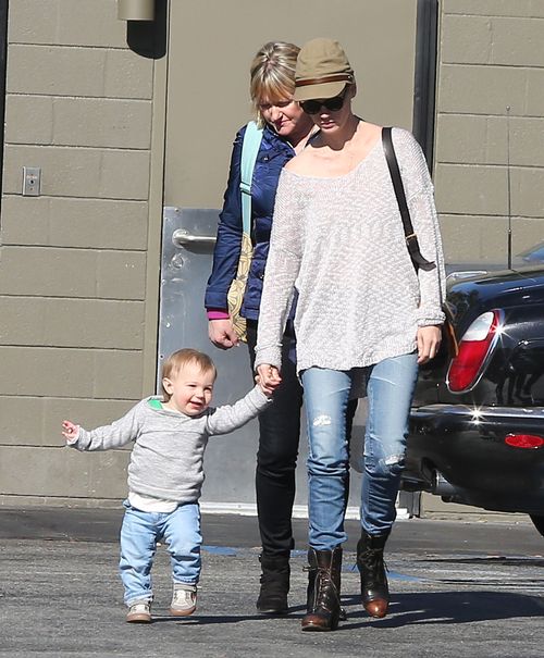 Czyj to słodki bąbel tak dzielnie maszeruje? (FOTO)