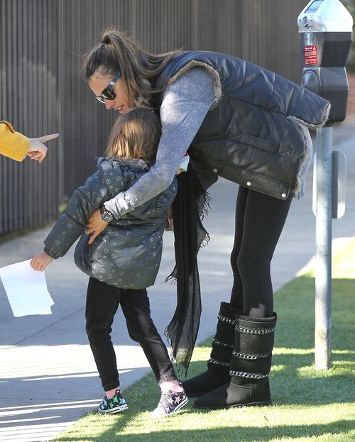 Córka sławnej modelki chyba nie lubi paparazzi (FOTO)