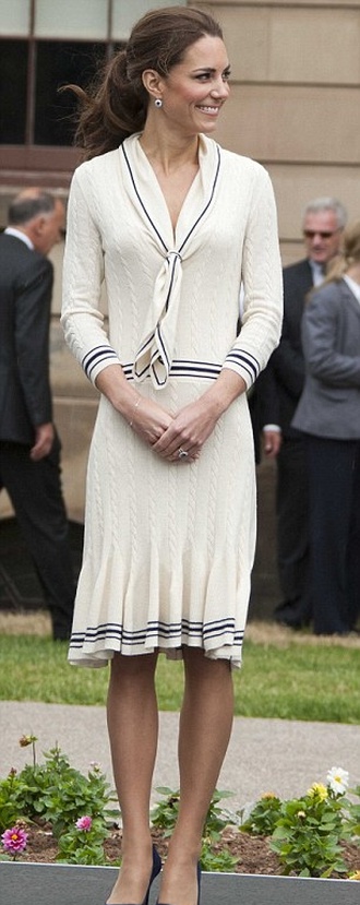 Kate Middleton trochę przytyła? (FOTO)