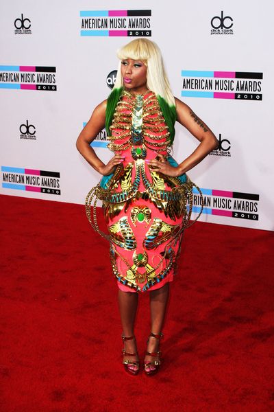 Nicki Minaj ma bzika na punkcie peruk