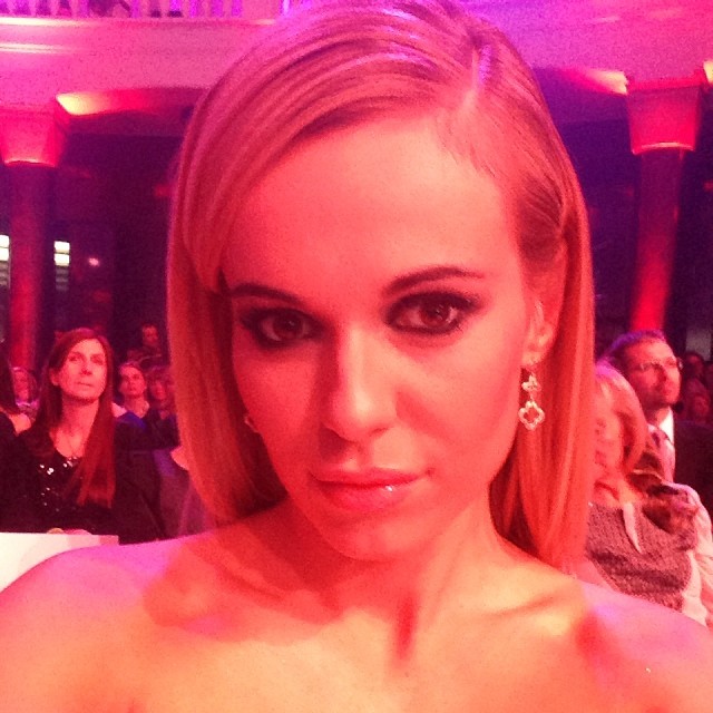 Doda na rozdaniu Róż Gali pozuje z Rodowicz (FOTO)