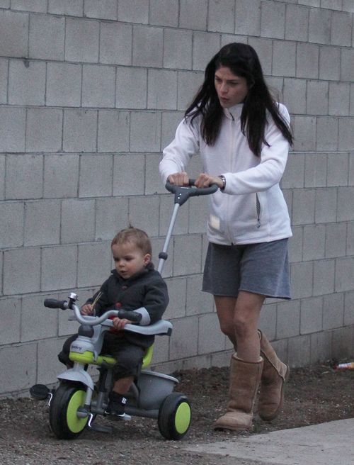 Słodkie fotki Selmy Blair i jej synka (FOTO) Słodkie fotki Selmy Blair i jej synka (FOTO)
