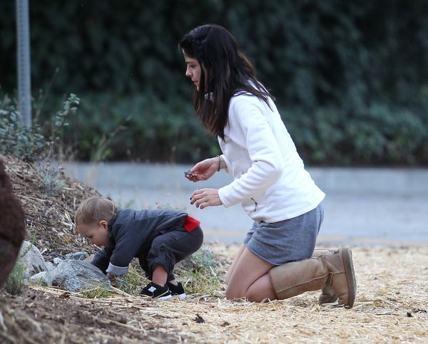 Słodkie fotki Selmy Blair i jej synka (FOTO) Słodkie fotki Selmy Blair i jej synka (FOTO)