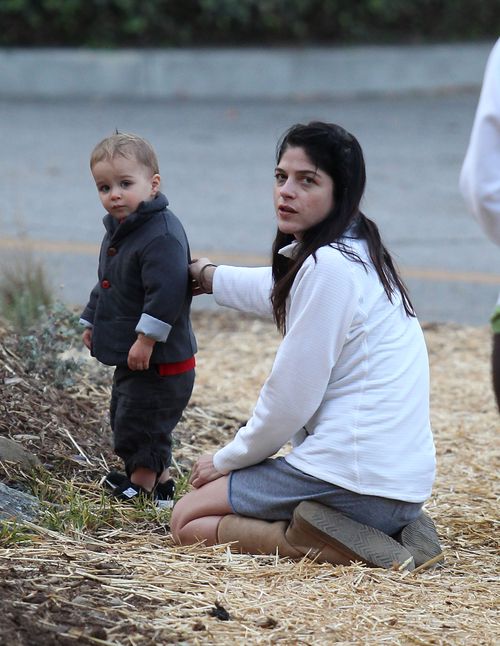 Słodkie fotki Selmy Blair i jej synka (FOTO) Słodkie fotki Selmy Blair i jej synka (FOTO)