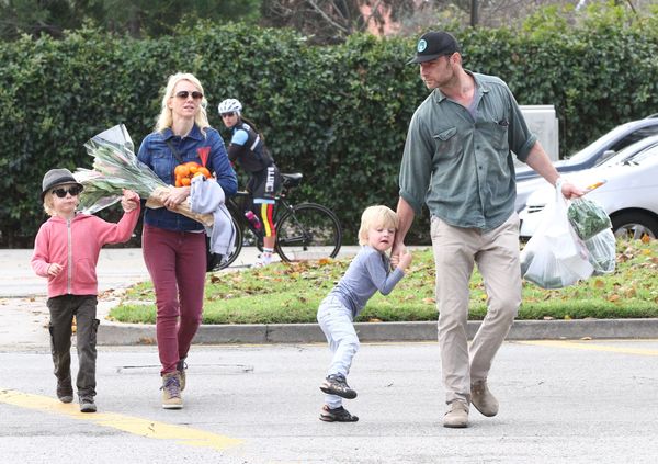 Pokazała paparazzi język i tyłek (FOTO)