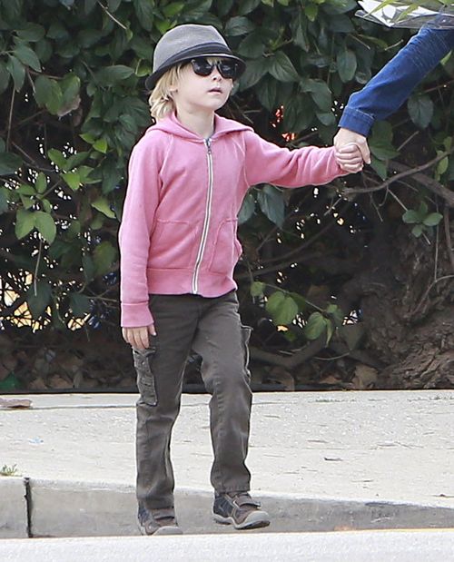 Pokazała paparazzi język i tyłek (FOTO)