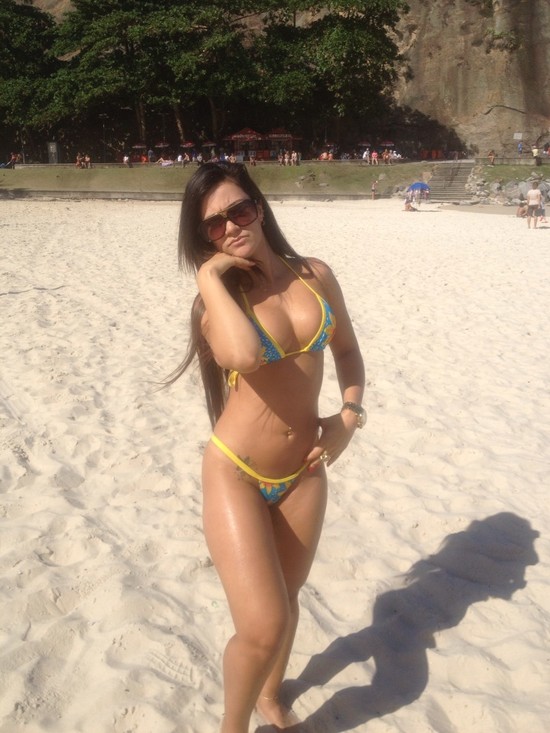 Tati Neves - to ona sfilmowała Biebera śpiącego po stosunku!