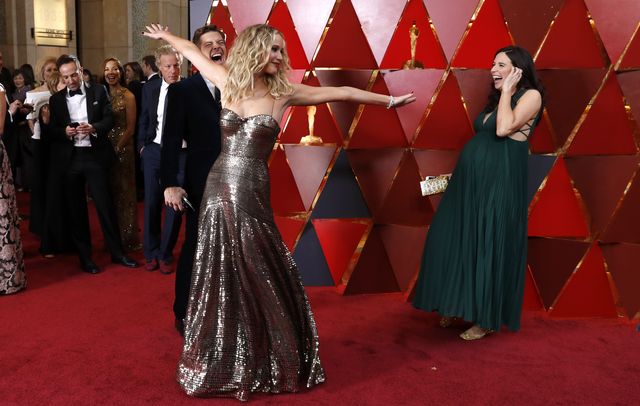 Jennifer Lawrence UPIŁA się na Oscarach? (ZDJĘCIA)