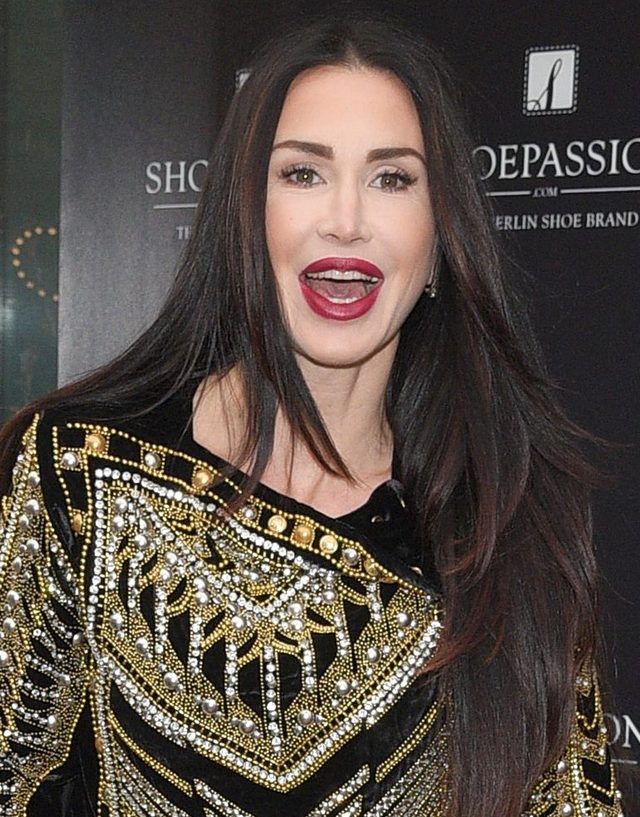 To uśmiech satysfakcji posiadaczki bluzki za 1400 złotych?