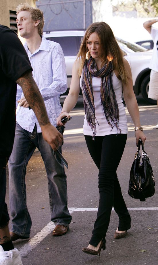 To przez niego Hilary Duff rozstaje się z mężem?