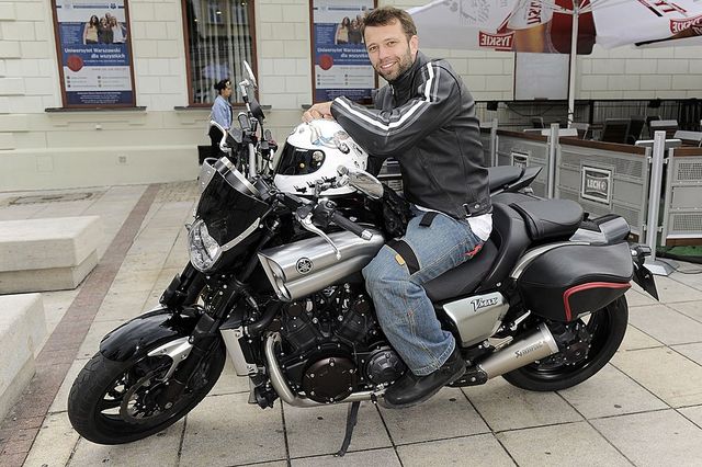 Adam Badziak już bez Szulim na imprezie (FOTO)