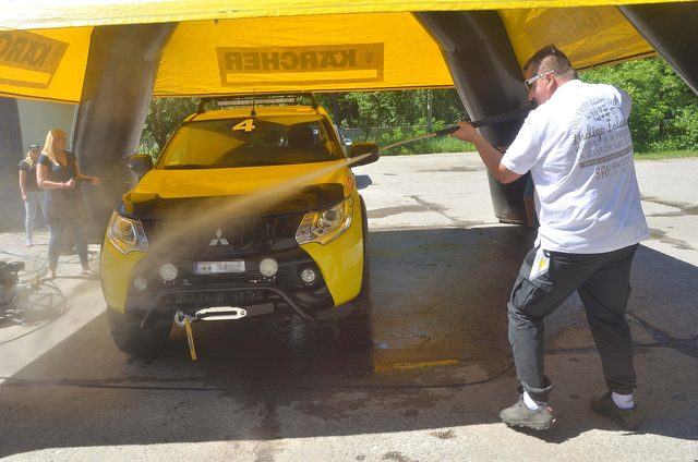 Adam Kraśko - dieta zmieniła jego rysy twarzy! (FOTO) Adam Kraśko - dieta zmieniła jego rysy twarzy! (FOTO)