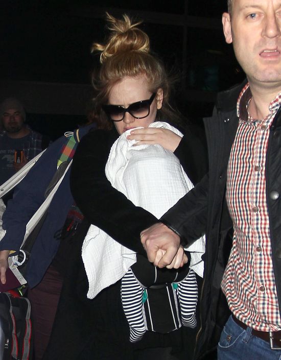 Pierwsze zdjęcia Adele po porodzie! (FOTO) Pierwsze zdjęcia Adele po porodzie! (FOTO)