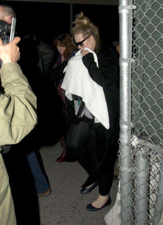 Pierwsze zdjęcia Adele po porodzie! (FOTO) Pierwsze zdjęcia Adele po porodzie! (FOTO)