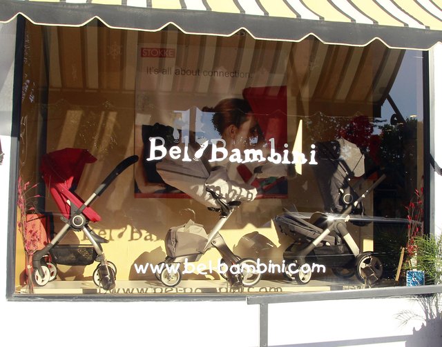 Adele w West Hollywood - robi zakupy dla dziecka (FOTO) Adele w West Hollywood - robi zakupy dla dziecka (FOTO)