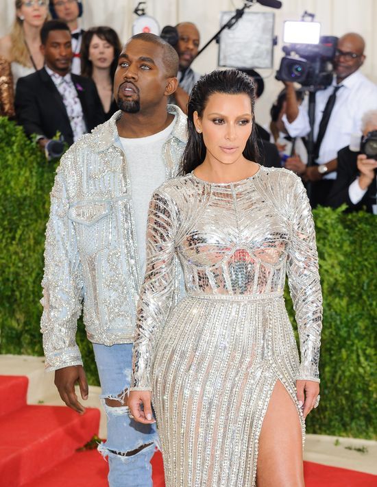 Czy Kim Kardashian właśnie pokazała... penisa Kanye Westa?! (FOTO)