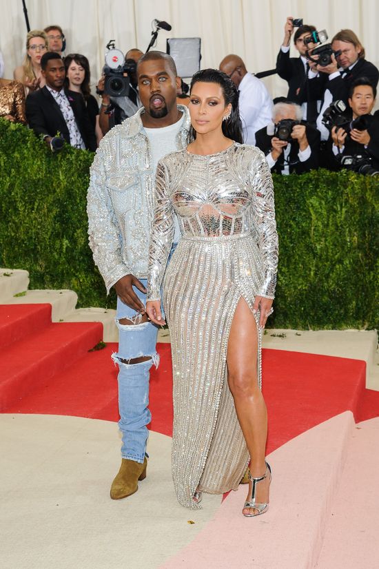 Kanye zwolnił swojego ochroniarza bo... rozmawiał z Kim! Kanye zwolnił swojego ochroniarza bo... rozmawiał z Kim!