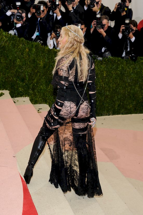 Madonna oferuje seks oralny w zamian za głosowanie na Clinton! (VIDEO)