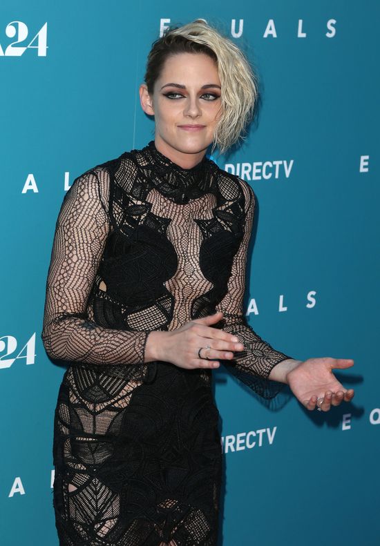 Kristen Stewart została pobita?! Te zdjęcia nie pozostawiają złudzeń Kristen Stewart została pobita?! Te zdjęcia nie pozostawiają złudzeń