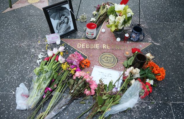 Córka Debbie Fisher przerywa milczenie w sprawie śmierci mamy i babci