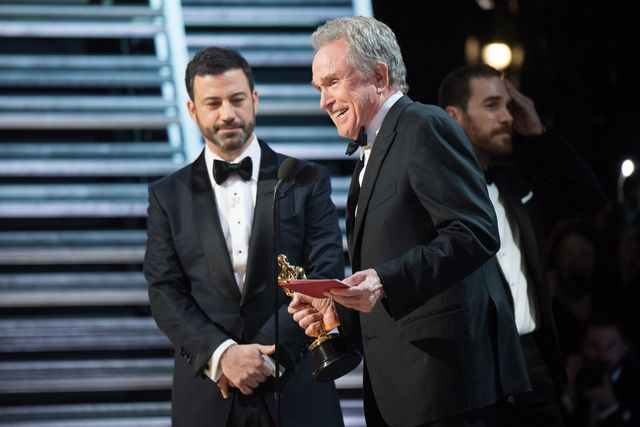 Oscary 2017: Emma Stone reaguje na wpadkę Warrena Beatty'ego! Oscary 2017: Emma Stone reaguje na wpadkę Warrena Beatty'ego!