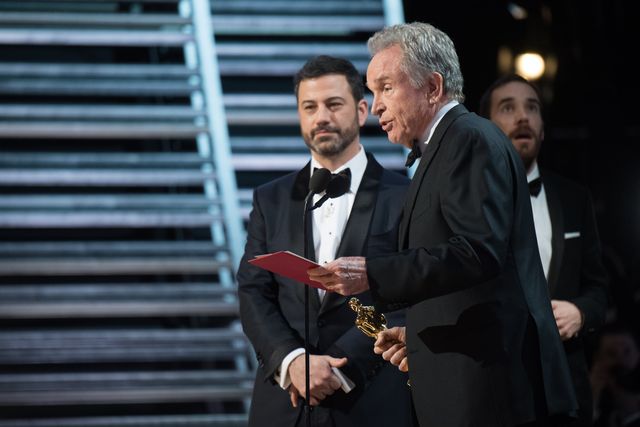 Oscary 2017: Emma Stone reaguje na wpadkę Warrena Beatty'ego! Oscary 2017: Emma Stone reaguje na wpadkę Warrena Beatty'ego!