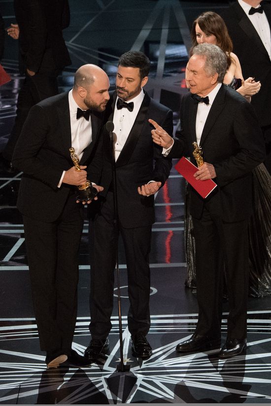 Oscary 2017: Emma Stone reaguje na wpadkę Warrena Beatty'ego! Oscary 2017: Emma Stone reaguje na wpadkę Warrena Beatty'ego!