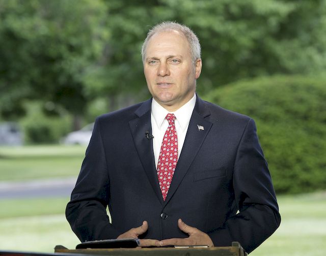 Żart Caitlyn Jenner o ostatnim zamachu wywołał FURIĘ!