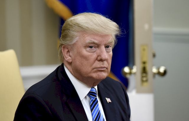 Lindsay Lohan BRONI Donalda Trumpa przed hejterami!